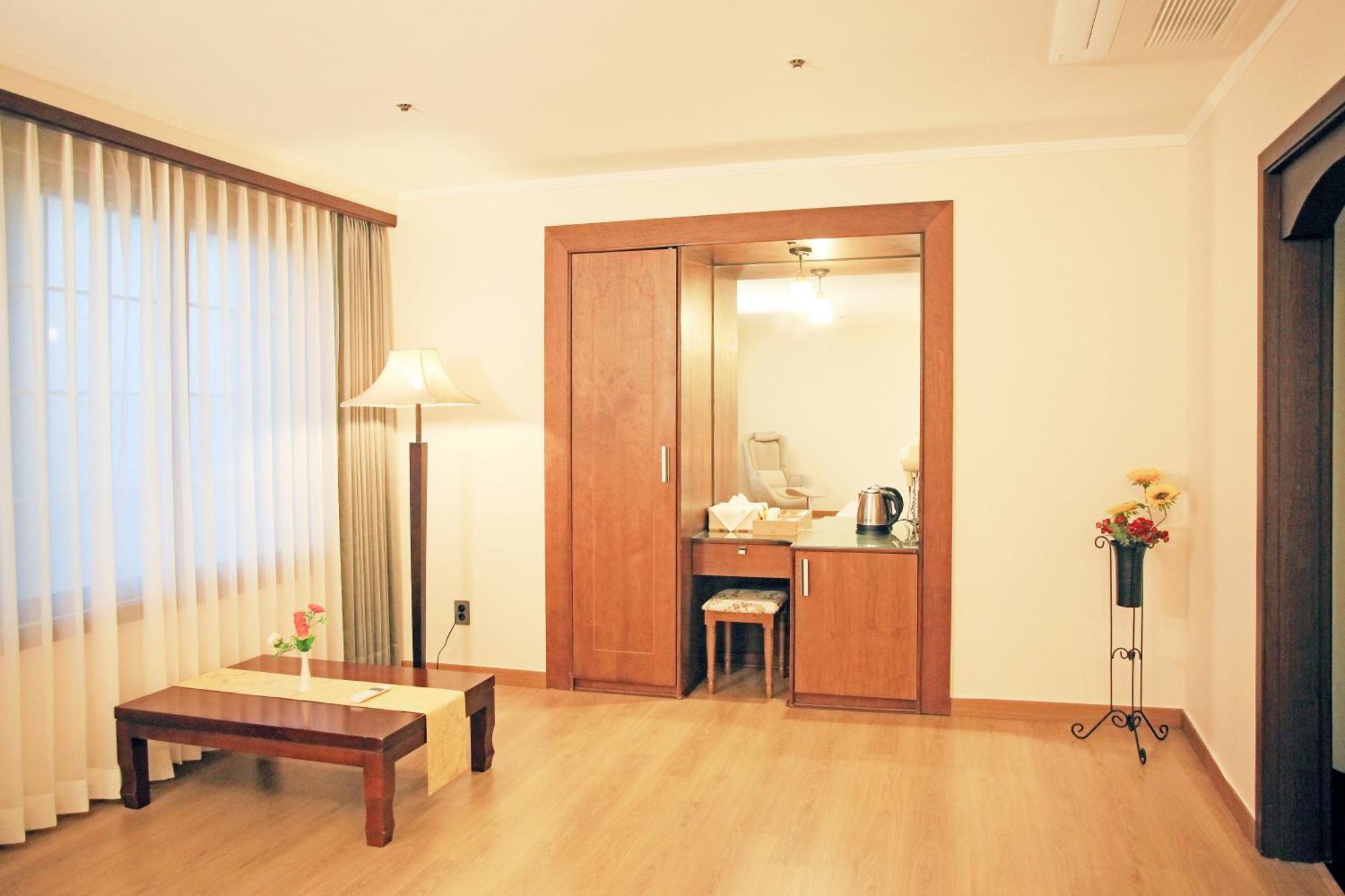 เดอะ โชซุน โฮเต็ล ซวนโบ Hotel ชองจู ภายนอก รูปภาพ